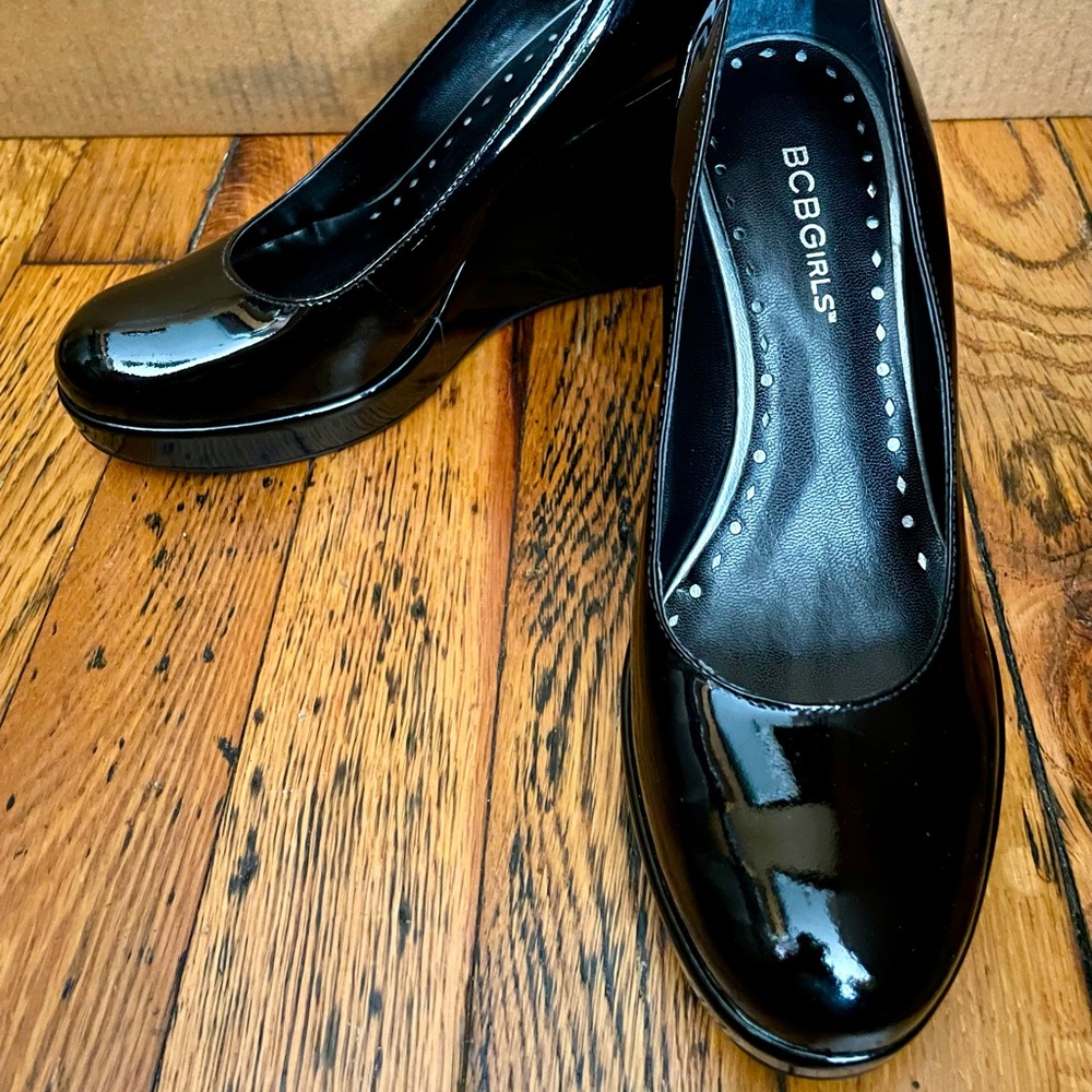 BCBG Wedges